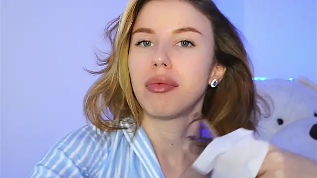 Snapshot of ivyleague_ chatting on 03.03.26 ivyleague online show from 03.03.26