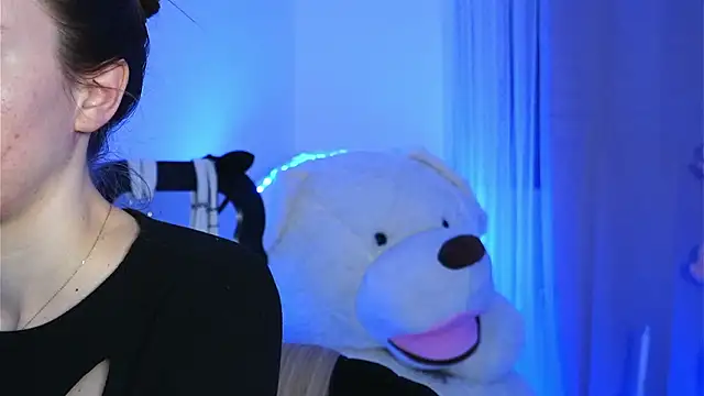 Snapshot of ivyleague_ chatting on 03.20.26 ivyleague online show from 03.20.26