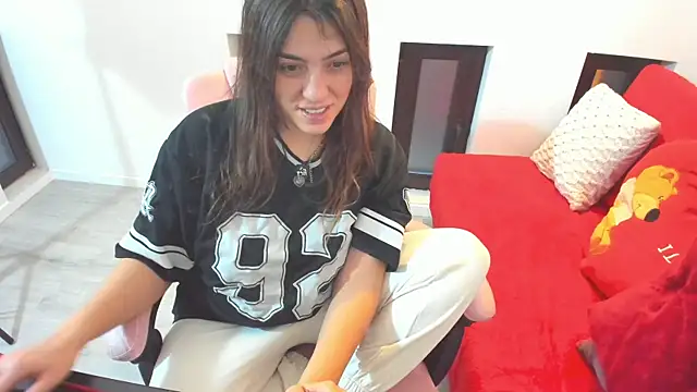 Dyana Kaylinn online show from 12.20.25