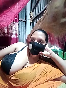Snapshot of Depte- chatting on 04.18.26 Depte- online show from 04.18.26