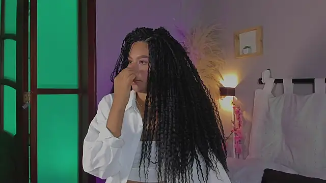 nayah   online show from 01.25.25