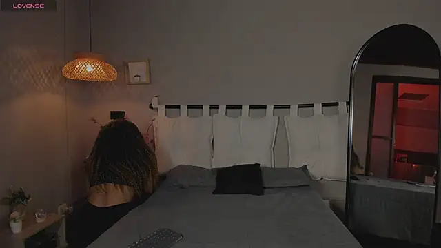 nayah   online show from 03.07.25