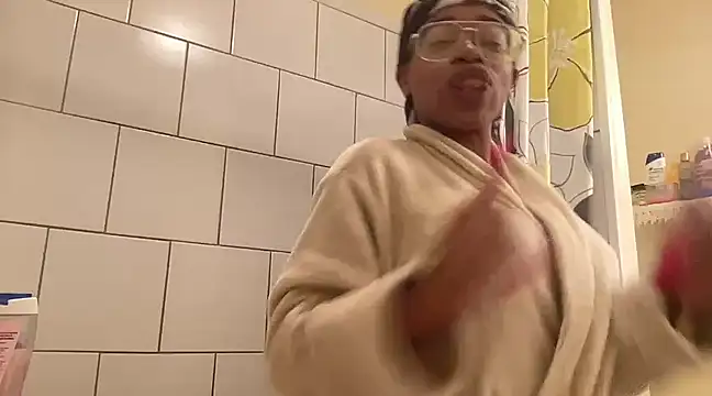 MommyConfident online show from 01.08.25