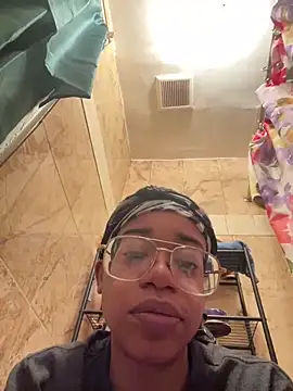 MommyConfident online show from 01.27.25