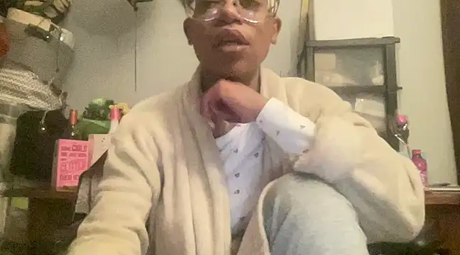 MommyConfident online show from 02.17.25