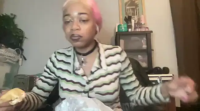 MommyConfident online show from 03.11.25