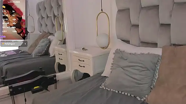 PamelaMendez  online show from 03.15.25