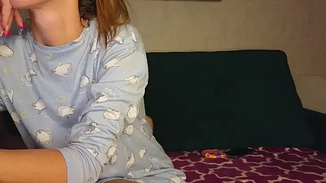 Snapshot of FoxLoveBasik chatting on 03.11.25 FoxLoveBasik online show from 03.11.25