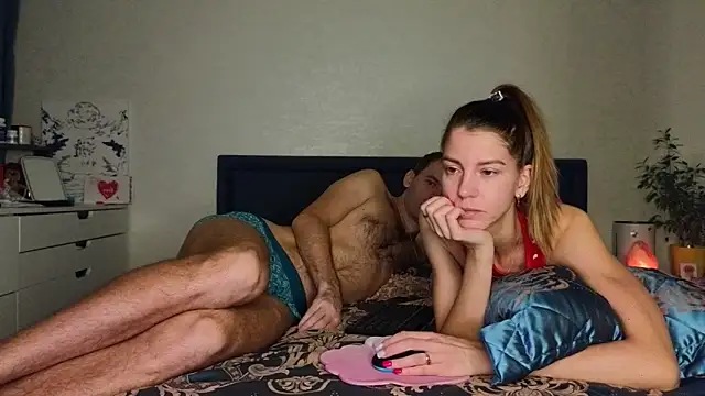 Snapshot of FoxLoveBasik chatting on 03.17.25 FoxLoveBasik online show from 03.17.25