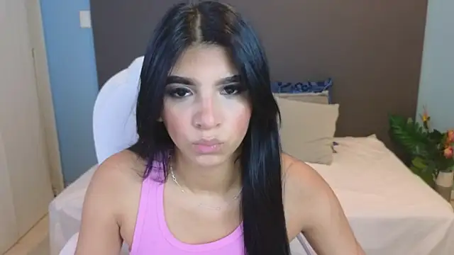 Snapshot of maiaa_ruiz chatting on 01.25.25 maiaa ruiz online show from 01.25.25