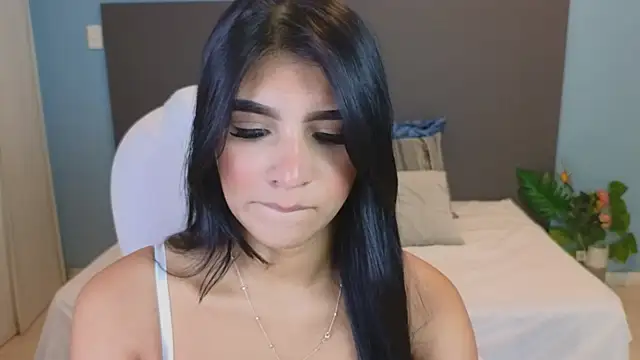 Snapshot of maiaa_ruiz chatting on 02.03.25 maiaa ruiz online show from 02.03.25