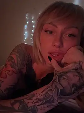 haileyhope  online show from 10.26.25