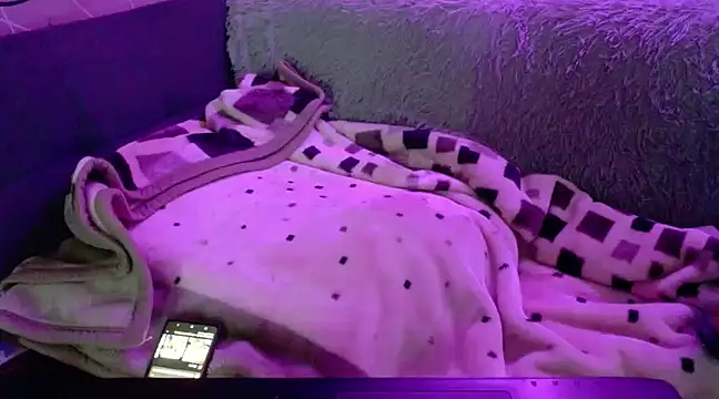 Snapshot of pinnklinkk chatting on 02.12.25 pinnklinkk online show from 02.12.25