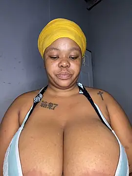 Snapshot of Mandy-101 chatting on 02.01.25 Mandy-101 online show from 02.01.25