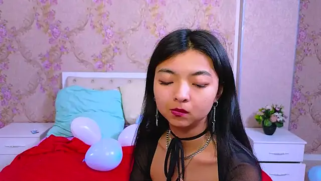 Shy Kira online show from 02.02.25