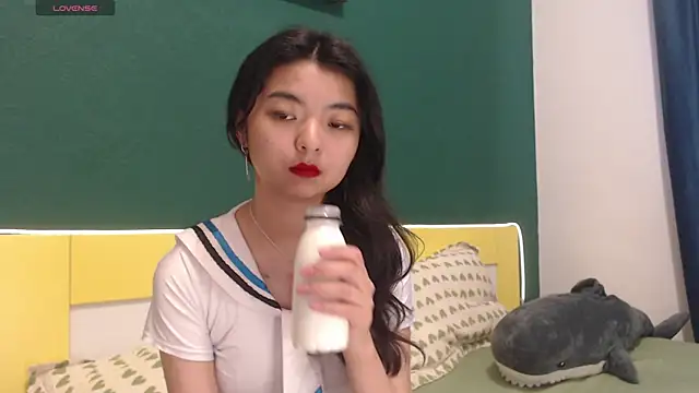 Shy Kira online show from 06.12.26