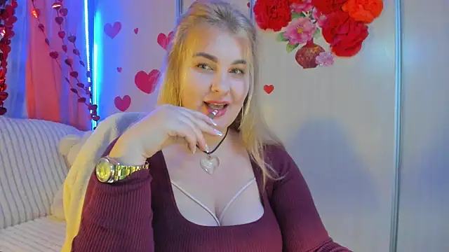 Snapshot of CoraSwon chatting on 02.20.25 CoraSwon online show from 02.20.25