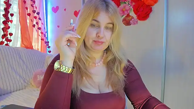 Snapshot of CoraSwon chatting on 02.21.25 CoraSwon online show from 02.21.25