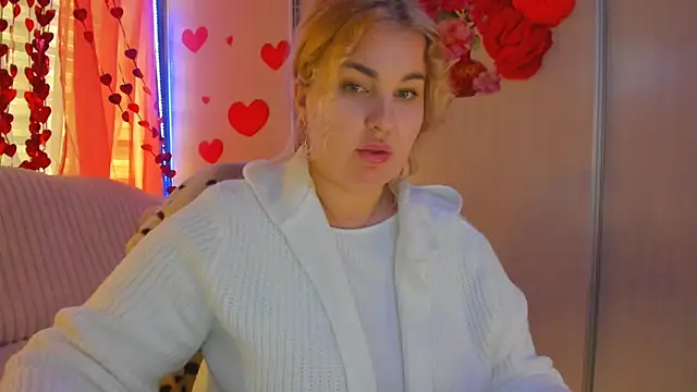 Snapshot of CoraSwon chatting on 02.22.25 CoraSwon online show from 02.22.25