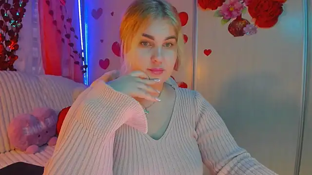 Snapshot of CoraSwon chatting on 02.23.25 CoraSwon online show from 02.23.25