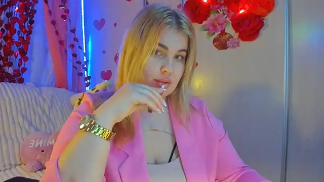 Snapshot of CoraSwon chatting on 02.25.25 CoraSwon online show from 02.25.25