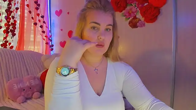 Snapshot of CoraSwon chatting on 02.26.25 CoraSwon online show from 02.26.25