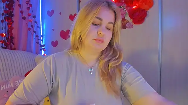 Snapshot of CoraSwon chatting on 02.26.25 CoraSwon online show from 02.26.25