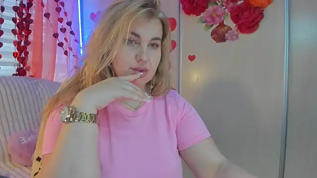 Snapshot of CoraSwon chatting on 02.27.25 CoraSwon online show from 02.27.25