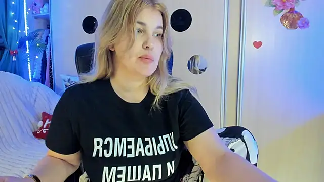 CoraSwon online show from 01.05.26