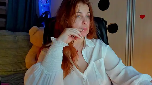 CoraSwon online show from 05.02.26