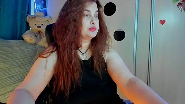 CoraSwon online show from 06.12.26