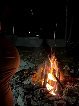 KLoveeee online show from 11.24.25