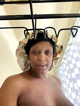 KLoveeee online show from 12.14.25