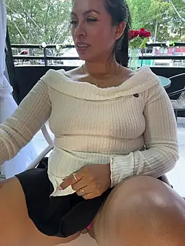 Snapshot of Sofia_Convers chatting on 07.28.26 Sofia Convers online show from 07.28.26