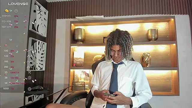 Snapshot of Maxim-Walker chatting on 02.16.25 Maxim-Walker online show from 02.16.25