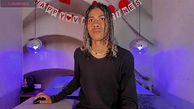 Snapshot of Maxim-Walker chatting on 02.20.25 Maxim-Walker online show from 02.20.25