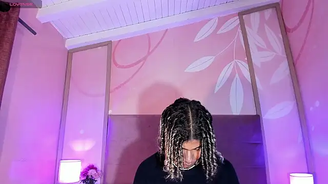 Snapshot of Maxim-Walker chatting on 03.03.25 Maxim-Walker online show from 03.03.25