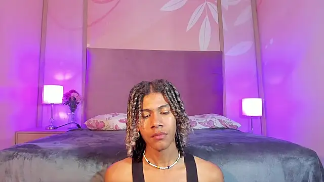 Snapshot of Maxim-Walker chatting on 03.03.25 Maxim-Walker online show from 03.03.25