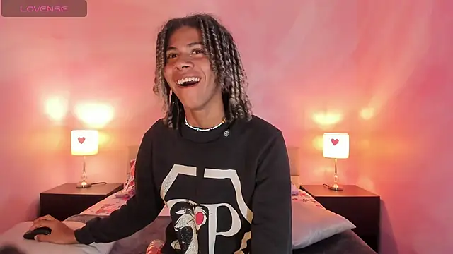 Snapshot of Maxim-Walker chatting on 03.14.25 Maxim-Walker online show from 03.14.25