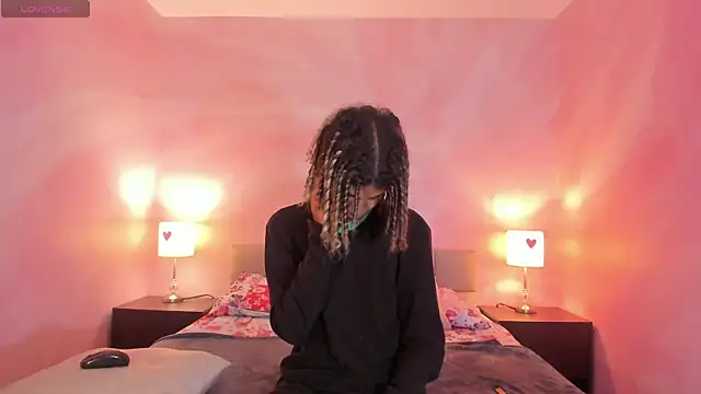 Snapshot of Maxim-Walker chatting on 03.20.25 Maxim-Walker online show from 03.20.25