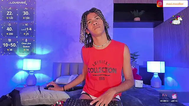 Snapshot of Maxim-Walker chatting on 03.22.25 Maxim-Walker online show from 03.22.25