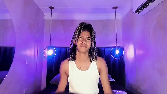 Snapshot of Maxim-Walker chatting on 09.14.25 Maxim-Walker online show from 09.14.25