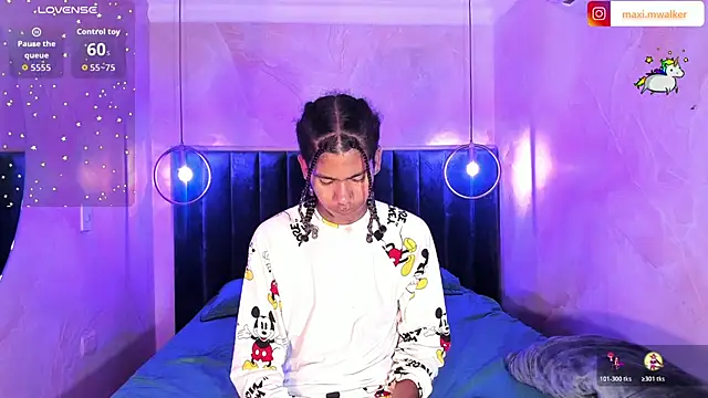 Snapshot of Maxim-Walker chatting on 10.21.25 Maxim-Walker online show from 10.21.25