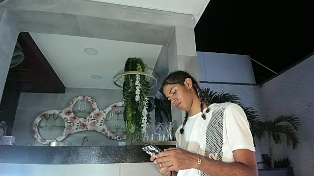 Snapshot of Maxim-Walker chatting on 11.07.25 Maxim-Walker online show from 11.07.25