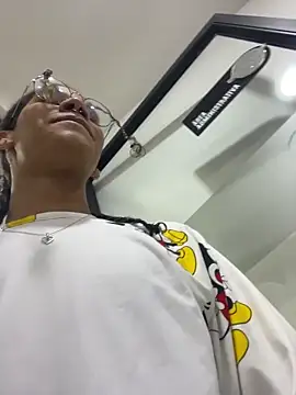 Snapshot of Maxim-Walker chatting on 11.29.25 Maxim-Walker online show from 11.29.25