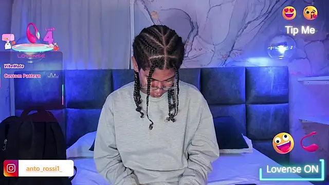 Snapshot of Maxim-Walker chatting on 12.05.25 Maxim-Walker online show from 12.05.25