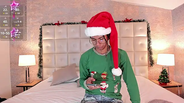 Snapshot of Maxim-Walker chatting on 12.15.25 Maxim-Walker online show from 12.15.25