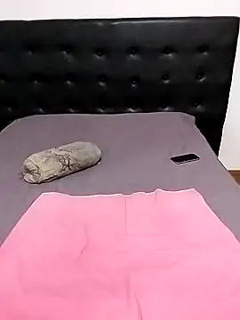 Snapshot of littlebrunett chatting on 02.21.25 littlebrunett online show from 02.21.25