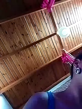 Snapshot of littlebrunett chatting on 02.10.26 littlebrunett online show from 02.10.26