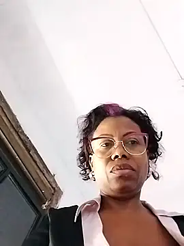 Snapshot of littlebrunett chatting on 03.09.26 littlebrunett online show from 03.09.26